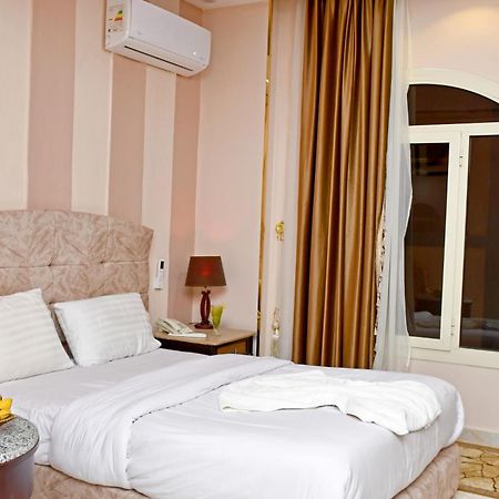 Nun Pyramids Inn Kafrat al Jabal Exterior photo